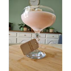 Bougie en verre cocktail avec rose – Élégance florale